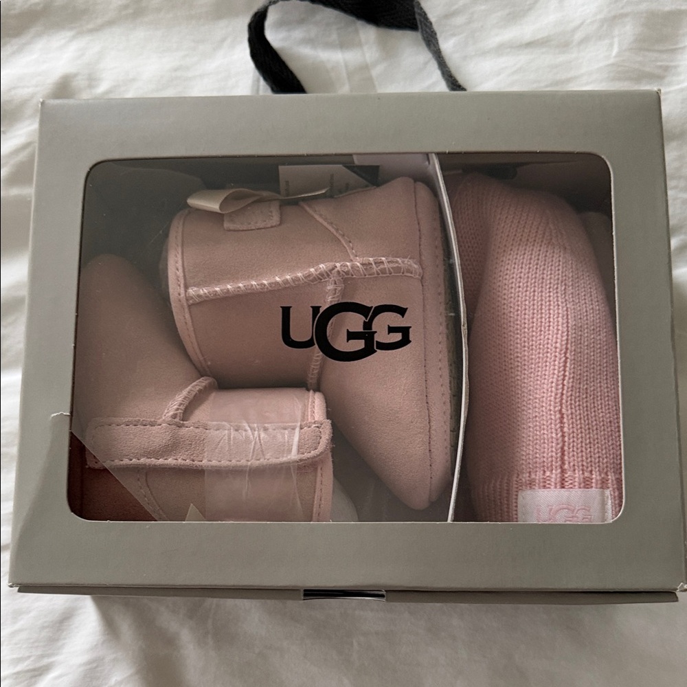 UGG Blush Baby Booties and Hat Set - 0-6 months _ never worn
